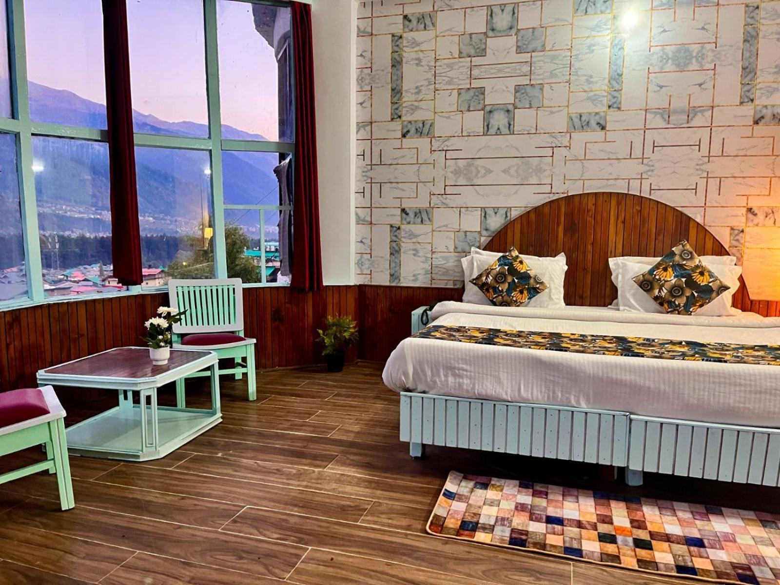 Hadimba Hill View By Hadimba Palace, Manali - Premium Room ! Family Hotel ! Parking ! Near Hadimba Temple Exteriér fotografie