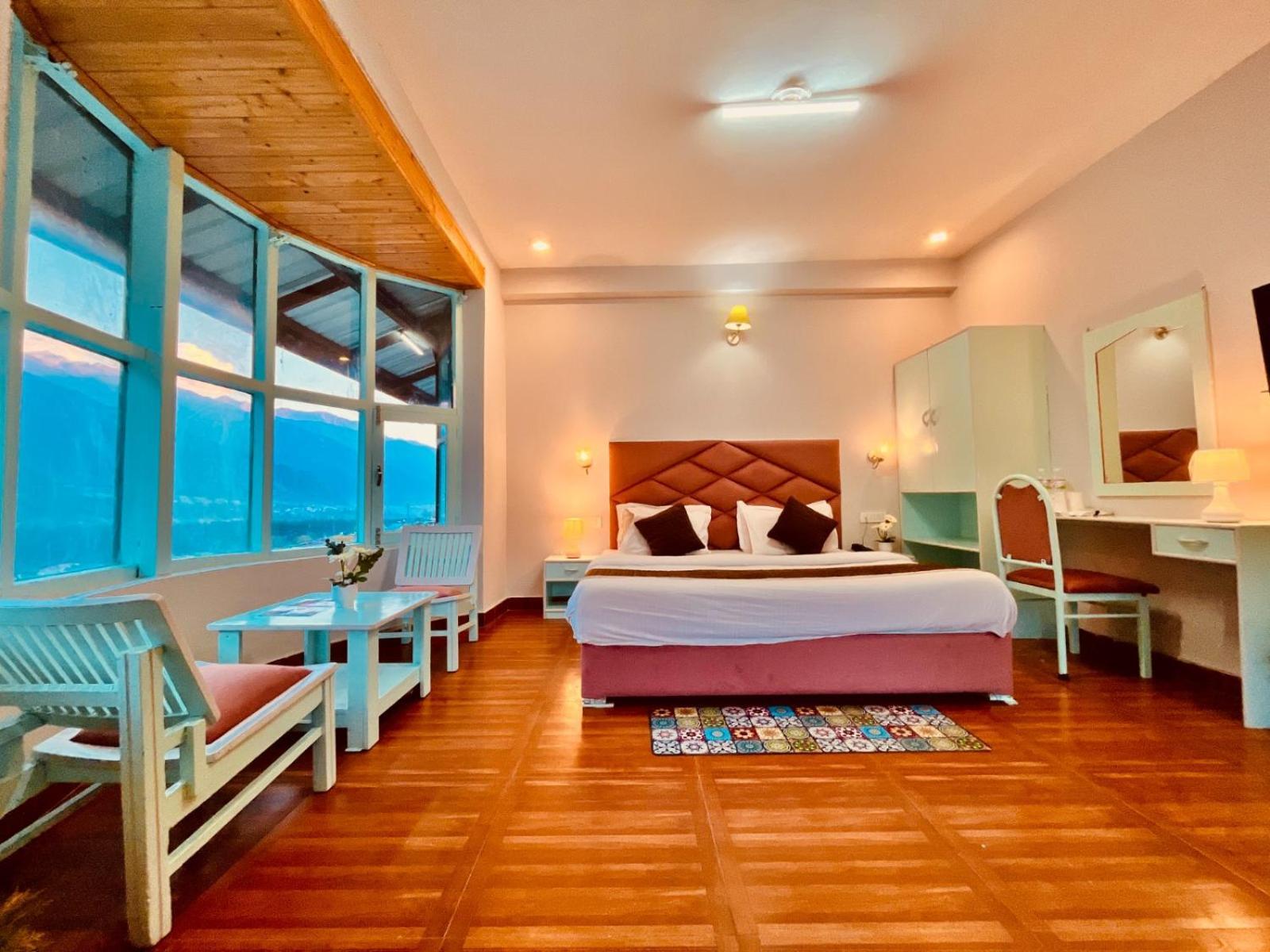 Hadimba Hill View By Hadimba Palace, Manali - Premium Room ! Family Hotel ! Parking ! Near Hadimba Temple Exteriér fotografie