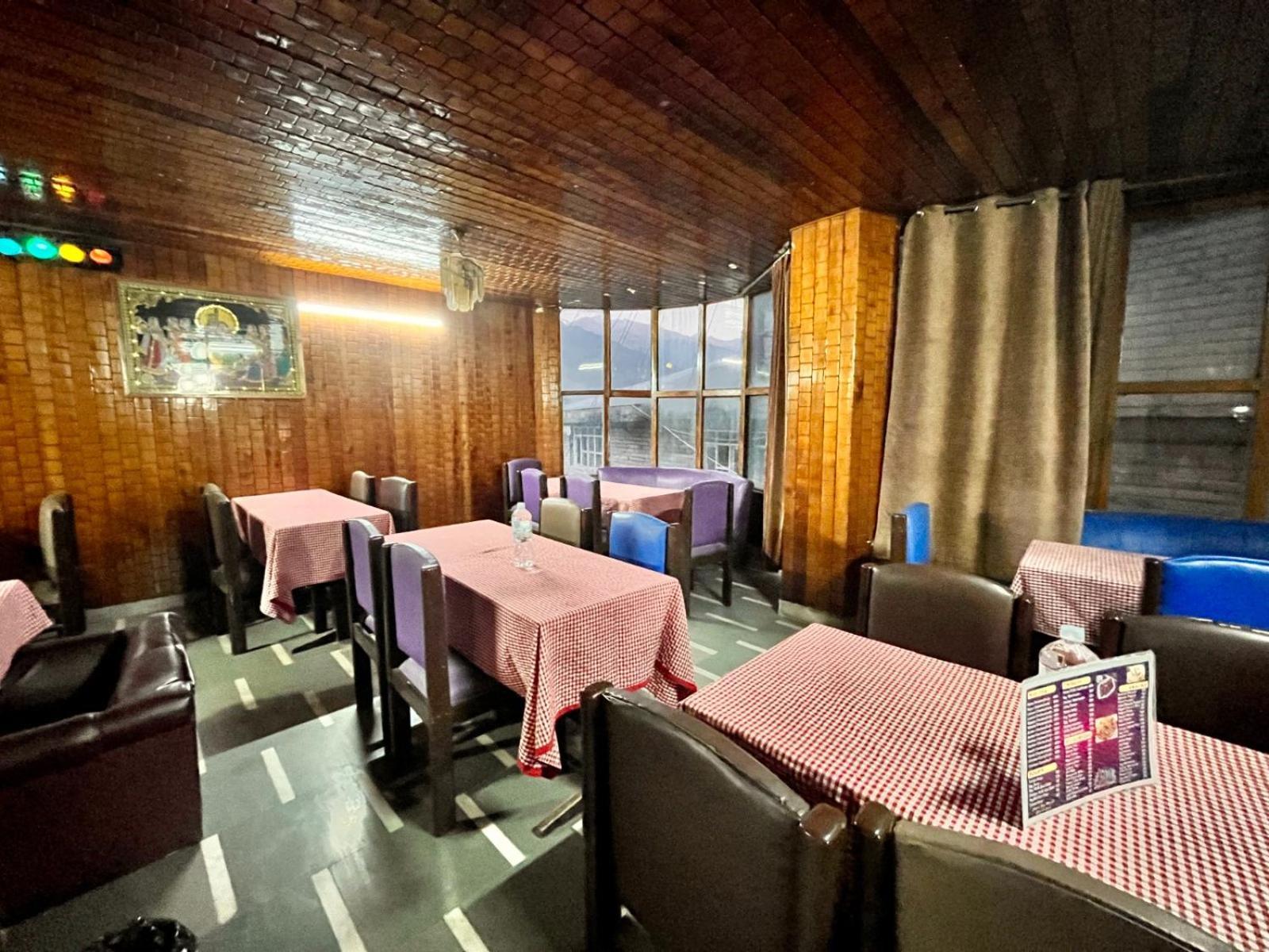 Hadimba Hill View By Hadimba Palace, Manali - Premium Room ! Family Hotel ! Parking ! Near Hadimba Temple Exteriér fotografie