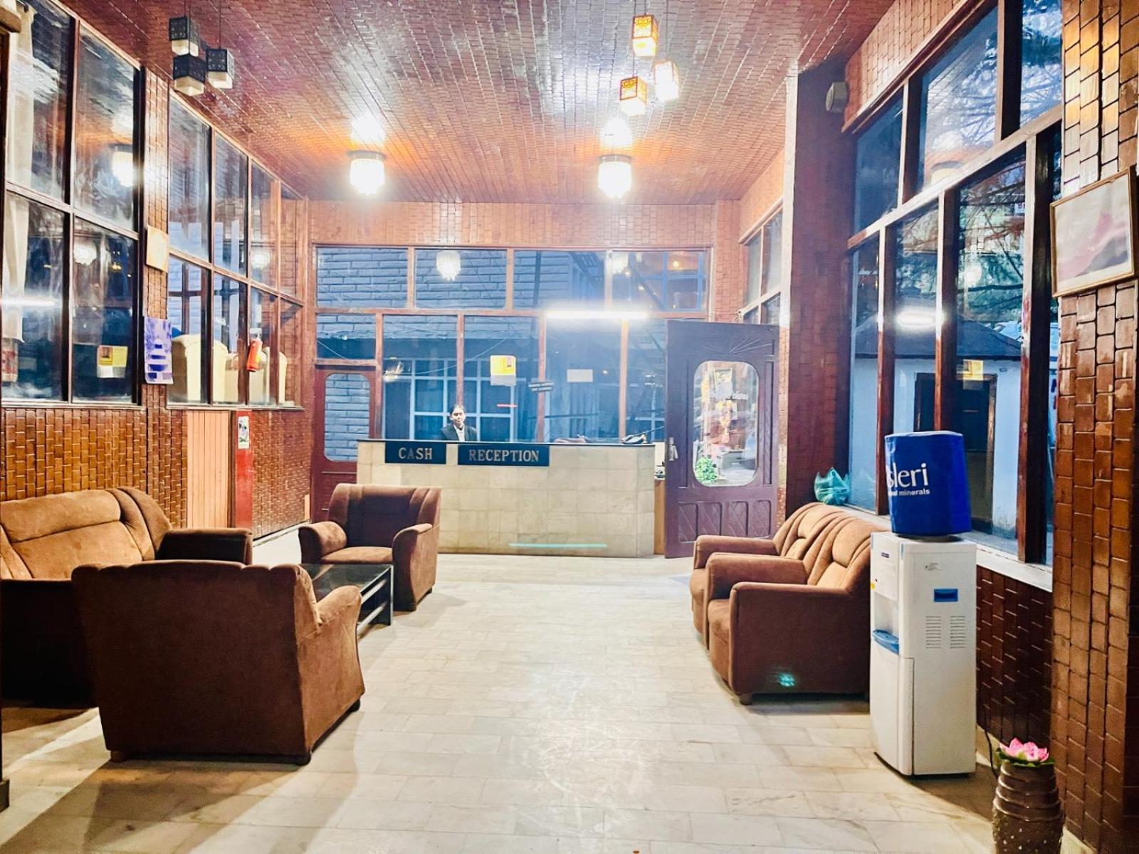 Hadimba Hill View By Hadimba Palace, Manali - Premium Room ! Family Hotel ! Parking ! Near Hadimba Temple Exteriér fotografie