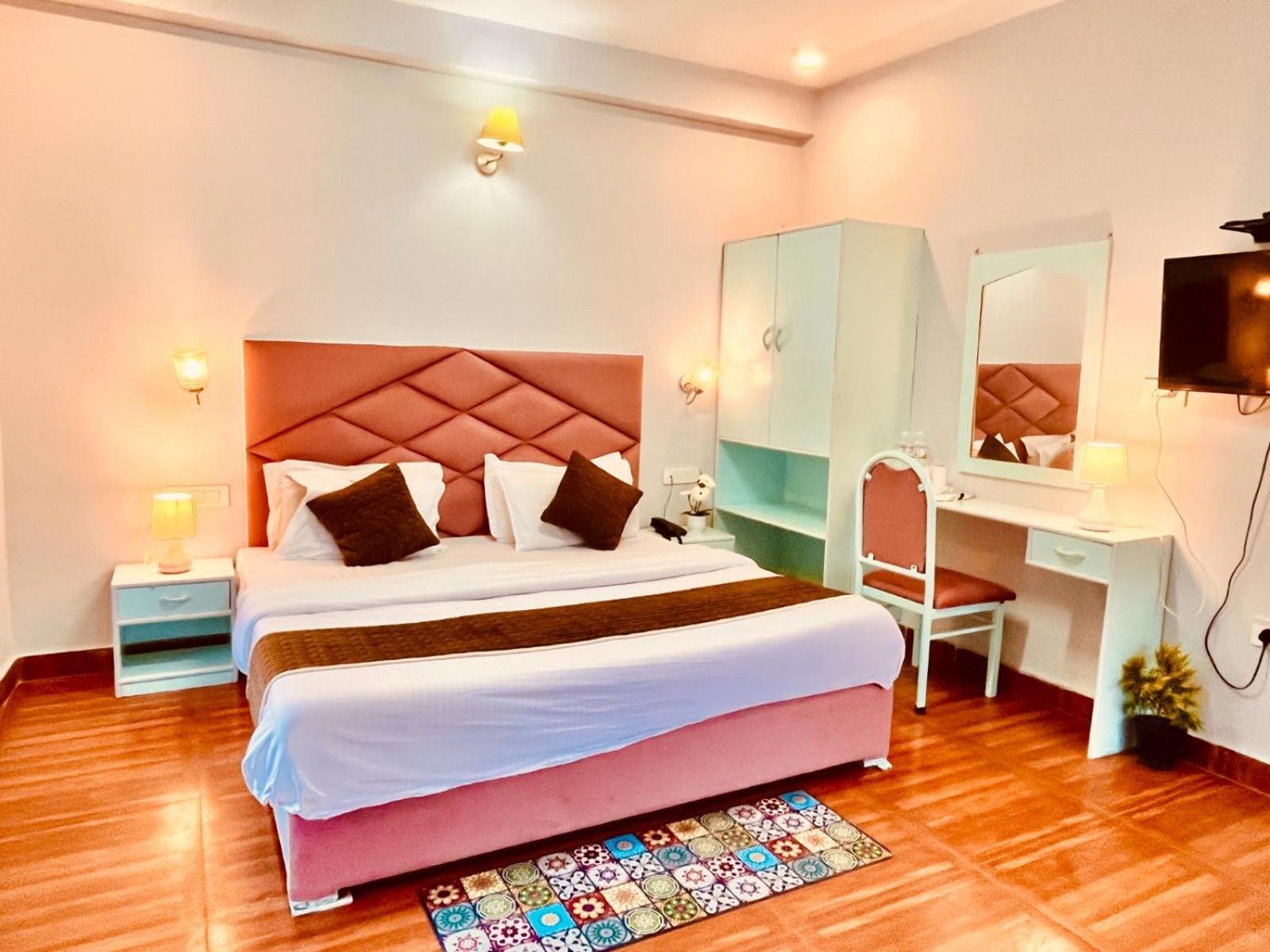 Hadimba Hill View By Hadimba Palace, Manali - Premium Room ! Family Hotel ! Parking ! Near Hadimba Temple Exteriér fotografie