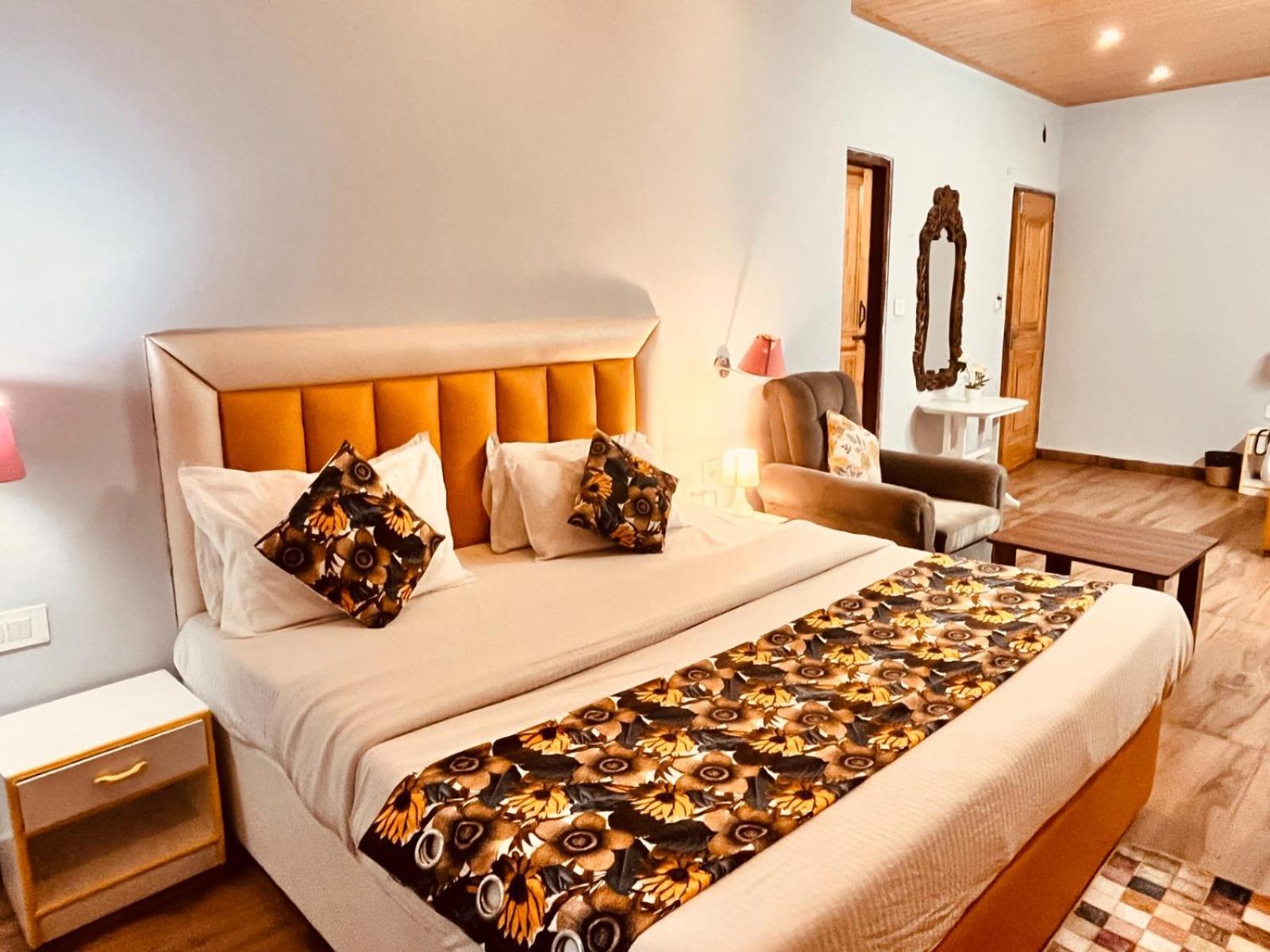 Hadimba Hill View By Hadimba Palace, Manali - Premium Room ! Family Hotel ! Parking ! Near Hadimba Temple Exteriér fotografie
