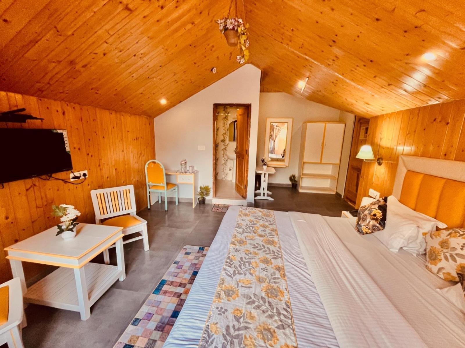 Hadimba Hill View By Hadimba Palace, Manali - Premium Room ! Family Hotel ! Parking ! Near Hadimba Temple Exteriér fotografie