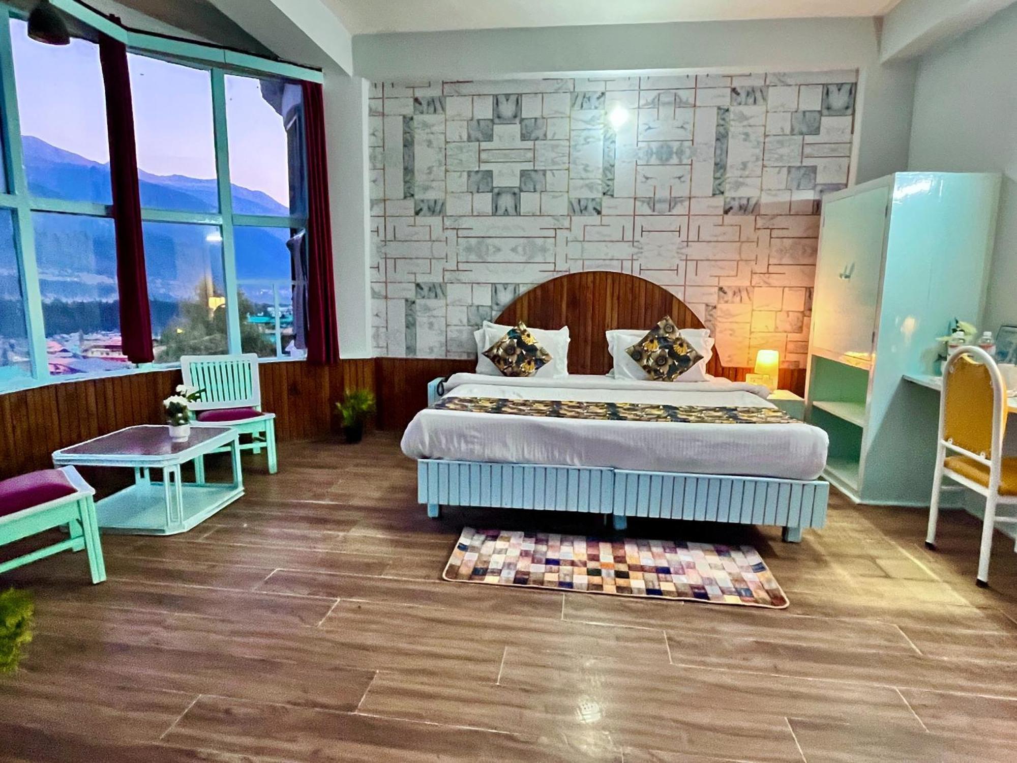 Hadimba Hill View By Hadimba Palace, Manali - Premium Room ! Family Hotel ! Parking ! Near Hadimba Temple Exteriér fotografie