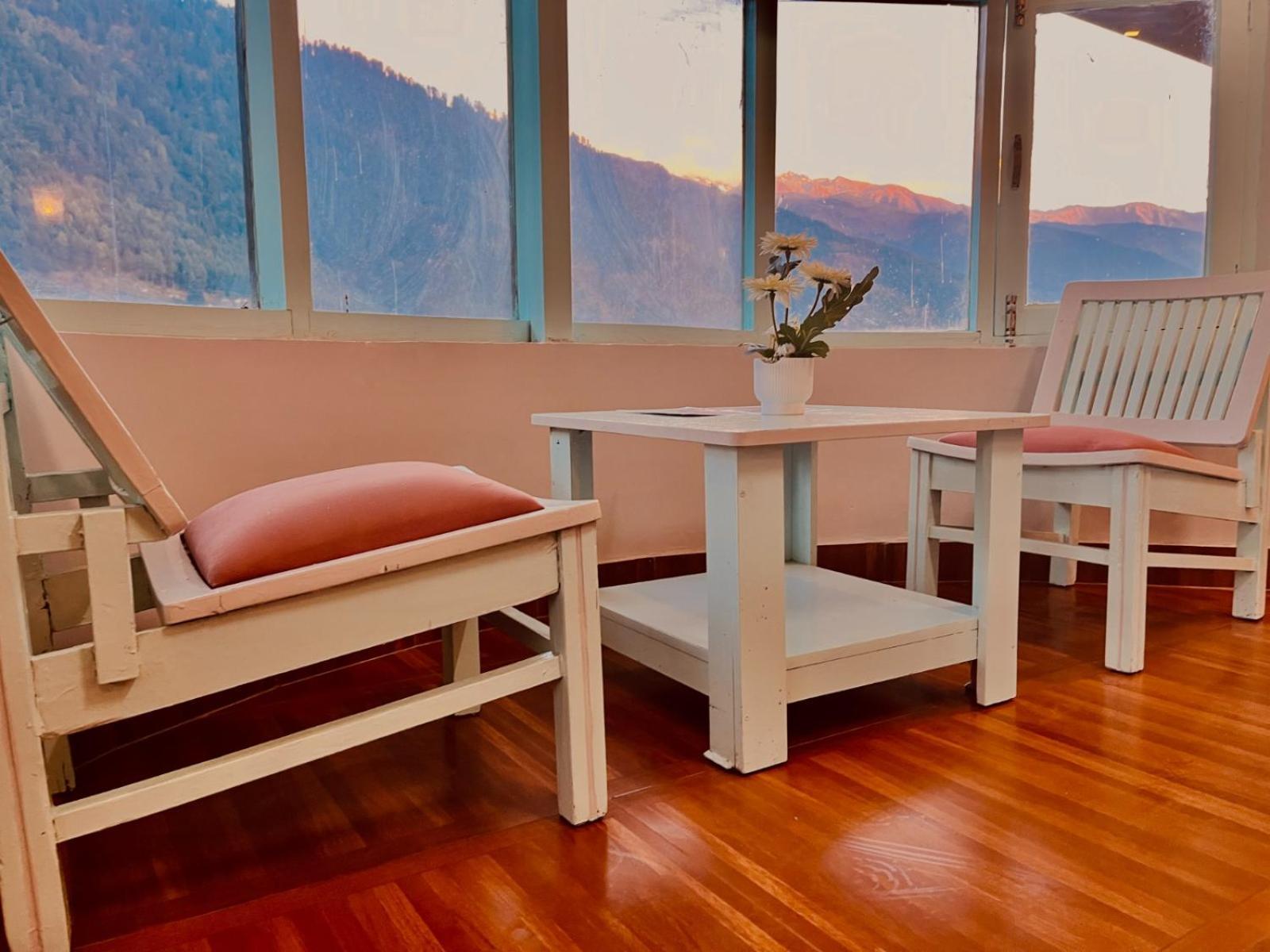 Hadimba Hill View By Hadimba Palace, Manali - Premium Room ! Family Hotel ! Parking ! Near Hadimba Temple Exteriér fotografie