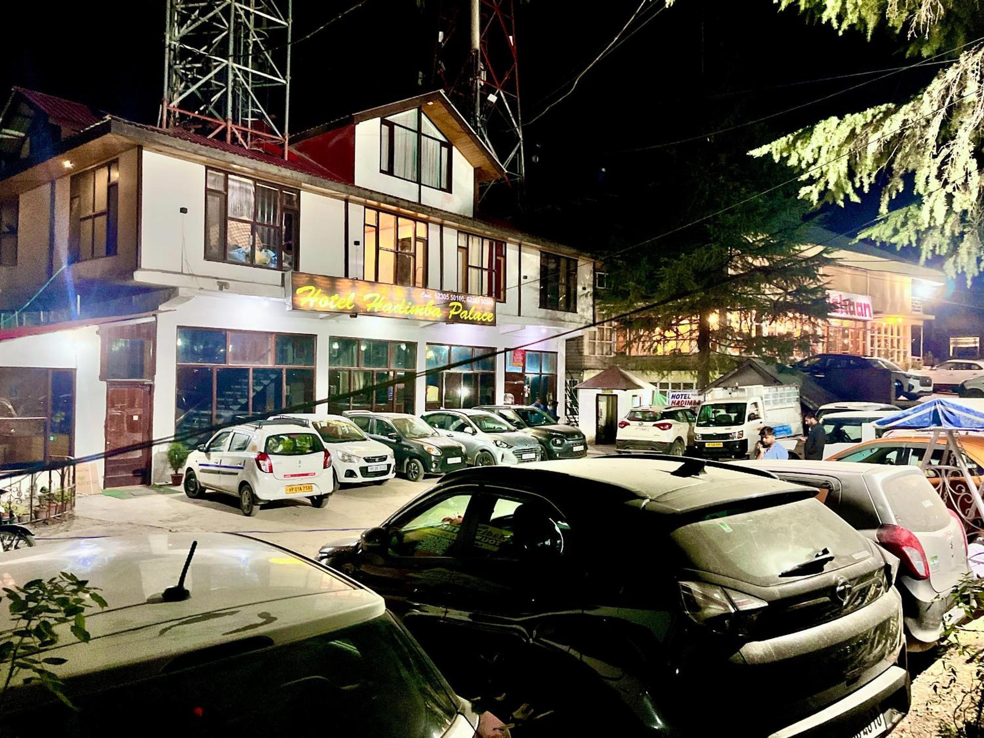 Hadimba Hill View By Hadimba Palace, Manali - Premium Room ! Family Hotel ! Parking ! Near Hadimba Temple Exteriér fotografie