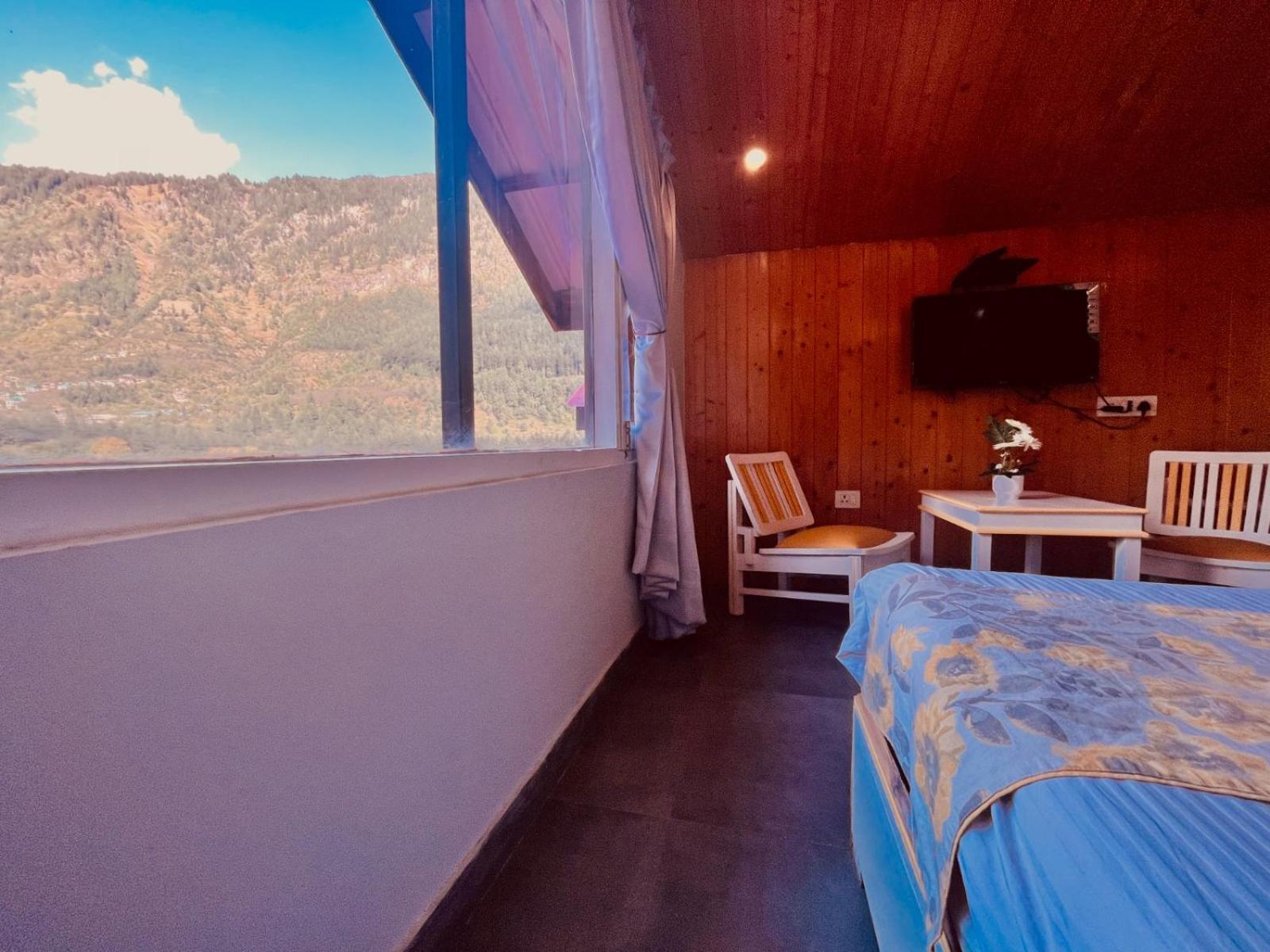 Hadimba Hill View By Hadimba Palace, Manali - Premium Room ! Family Hotel ! Parking ! Near Hadimba Temple Exteriér fotografie